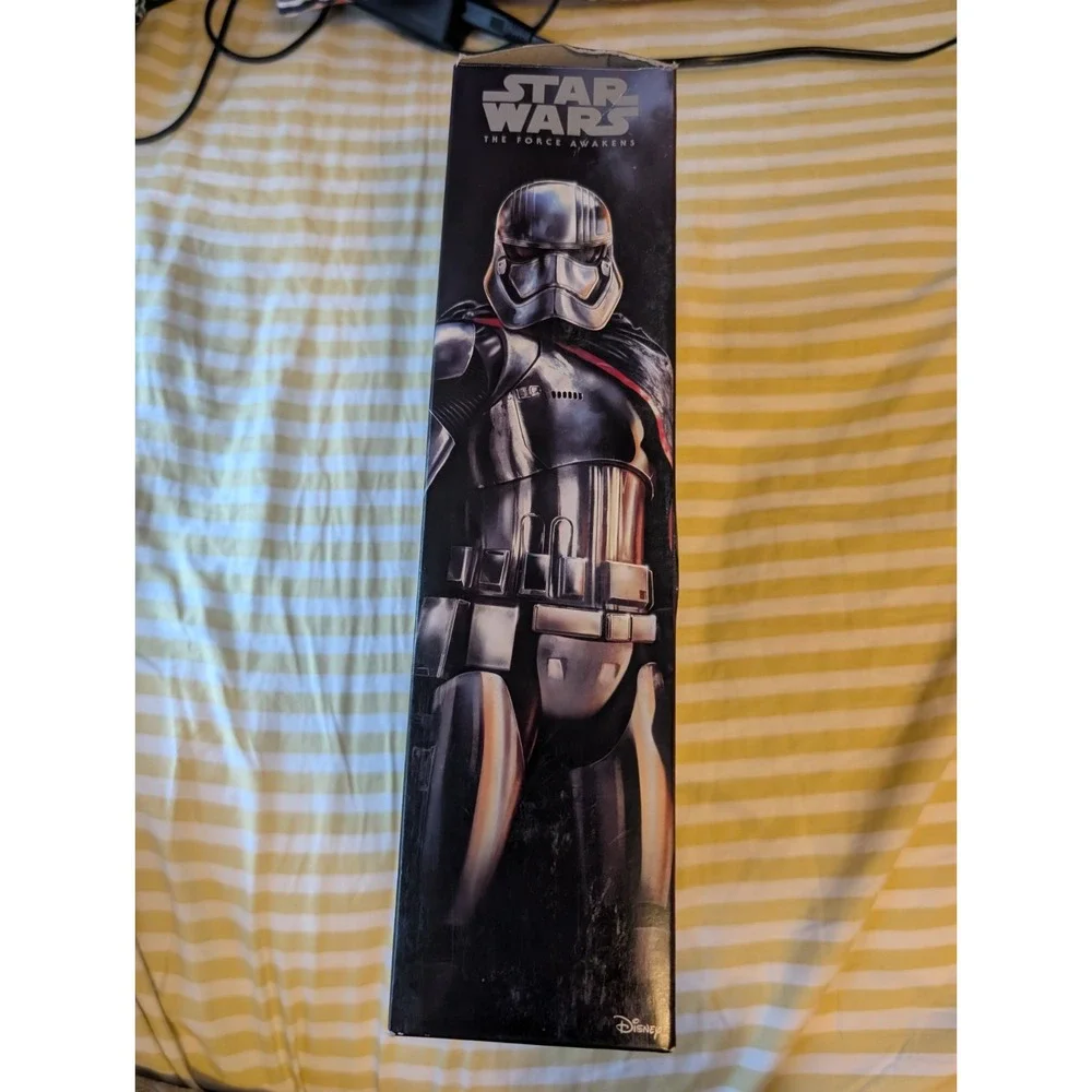 Star Wars TFA Toys R Us Exclusive Epic Battles Captain Phasma Hasbro 12in Figure